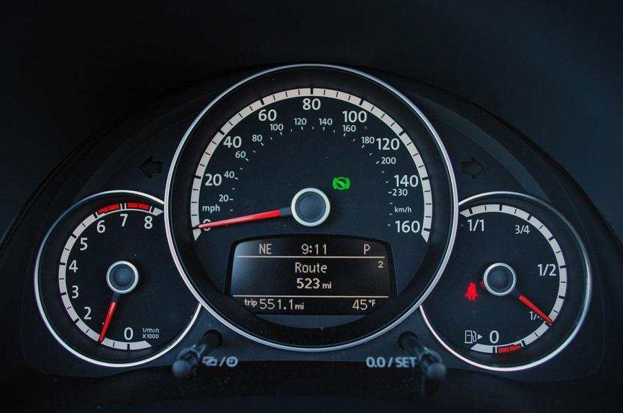  Volkswagen Beetle Turbo Cabriolet 2013 года  (фото 16 из 40)